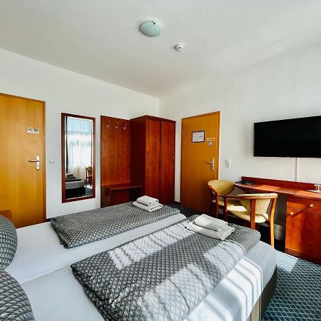 Hotel-Pension "Petridamm" Росток Екстер'єр фото