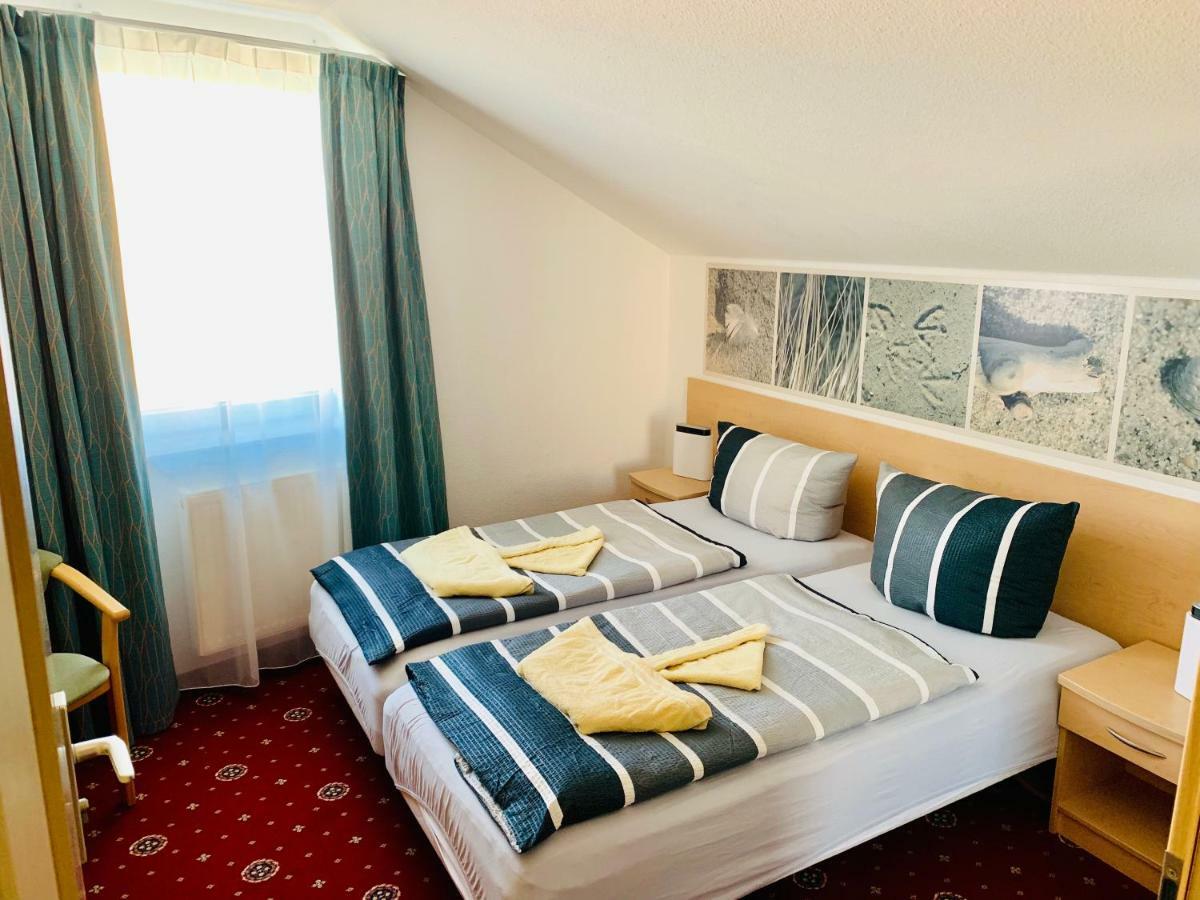 Hotel-Pension "Petridamm" Росток Екстер'єр фото
