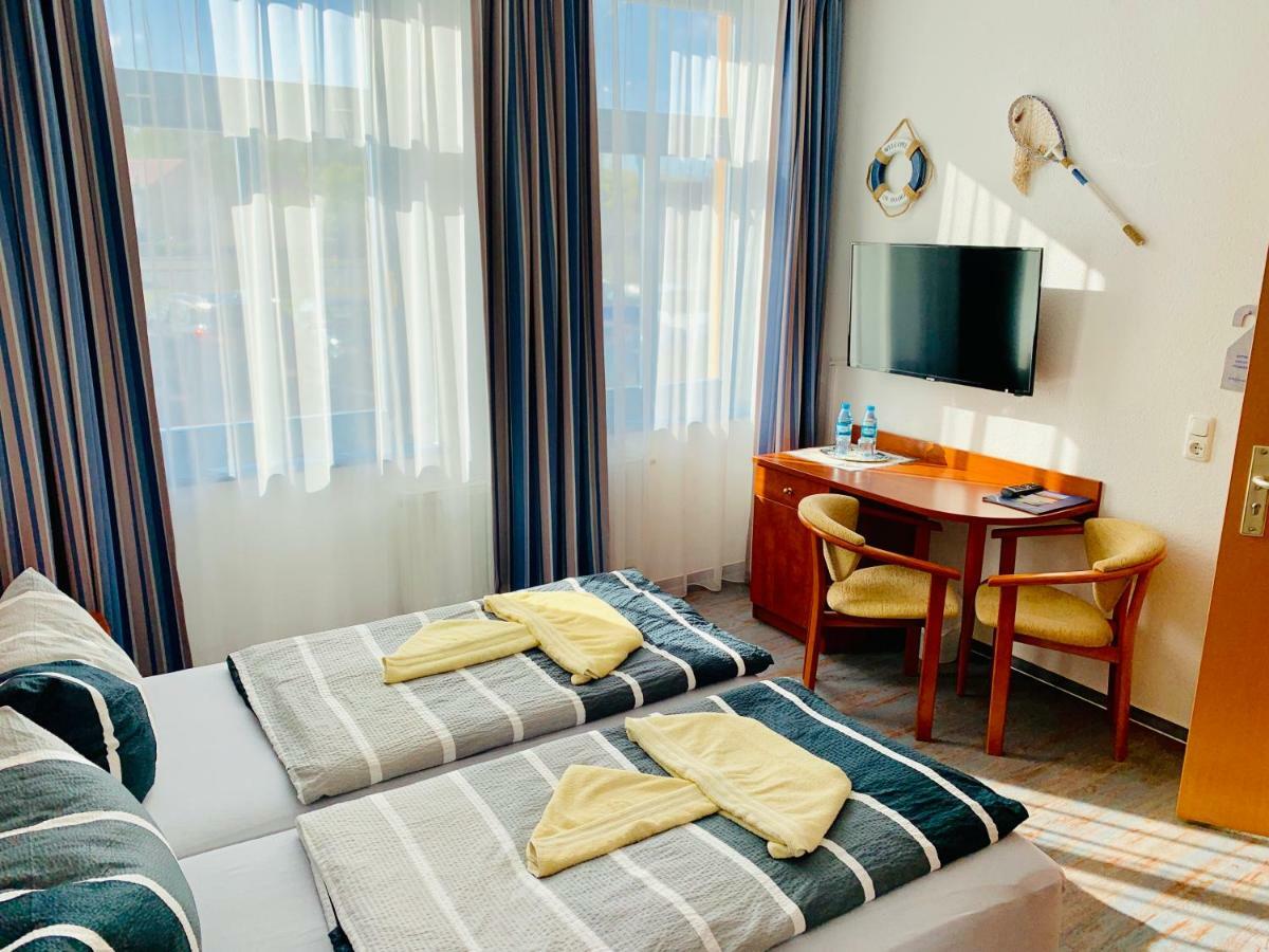 Hotel-Pension "Petridamm" Росток Екстер'єр фото