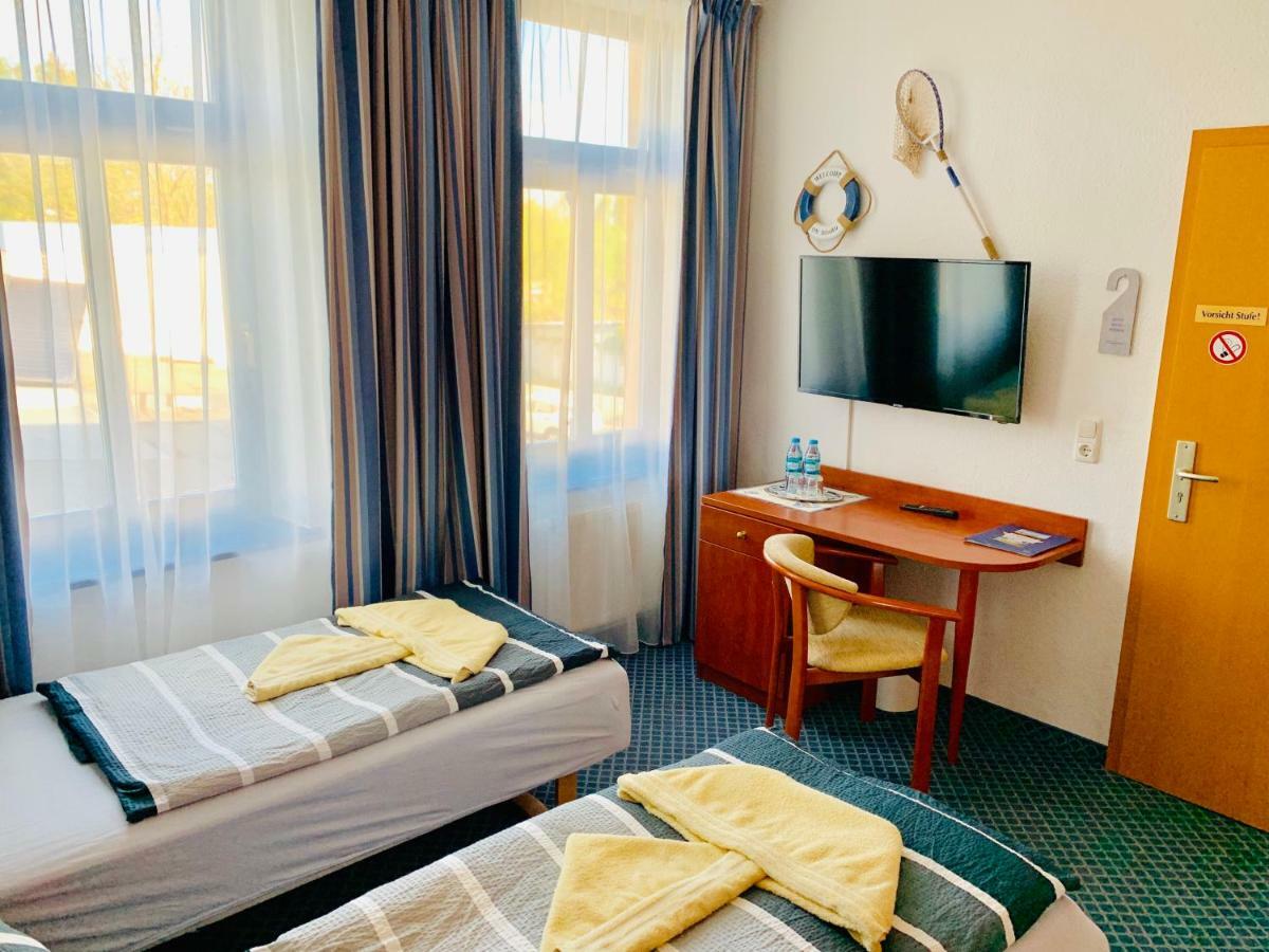 Hotel-Pension "Petridamm" Росток Екстер'єр фото