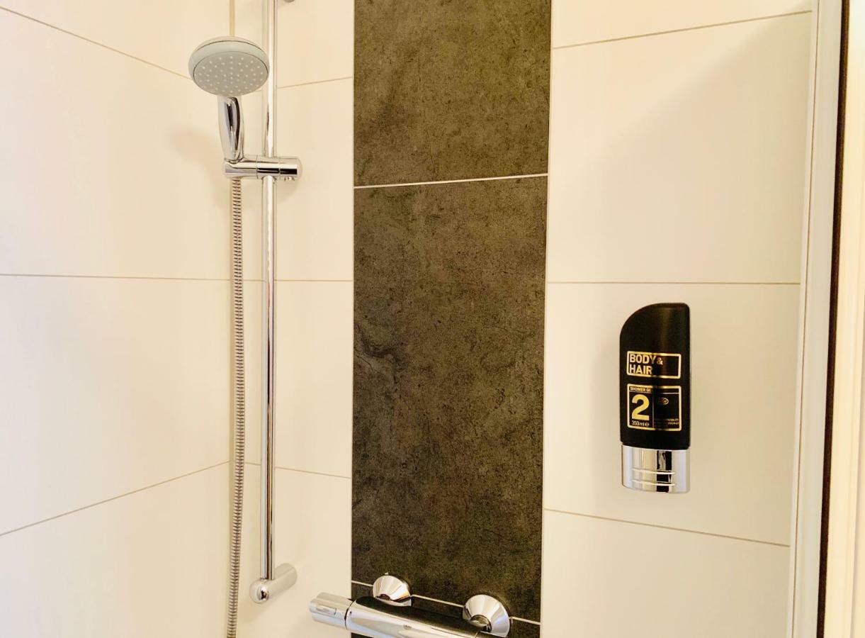 Hotel-Pension "Petridamm" Росток Екстер'єр фото